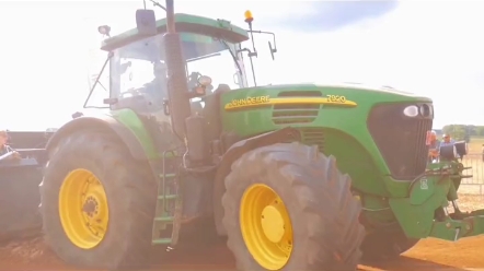 国外拖拉机就数约翰迪尔霸气十足