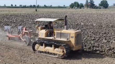 卡特彼勒D6D 1970年代末投入生产 配备140马力六缸发