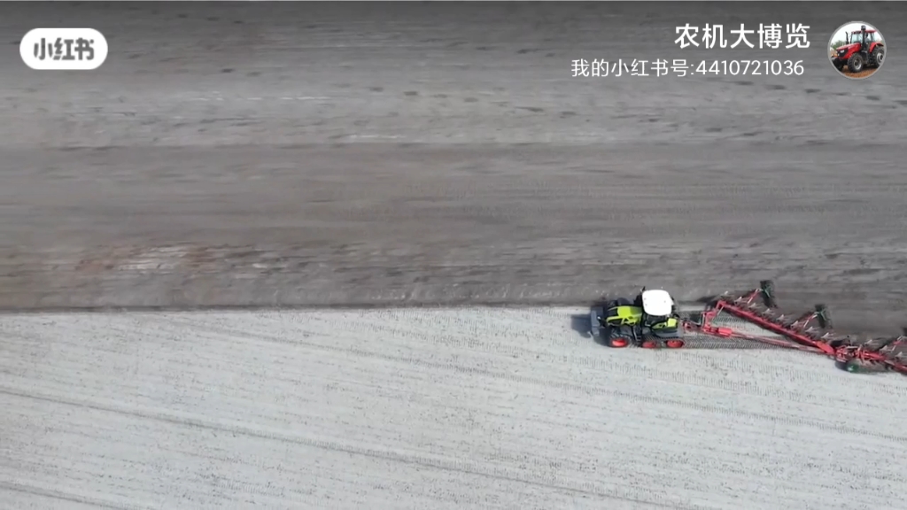 克拉斯960TT和950拖拉机 团队作业场面壮观