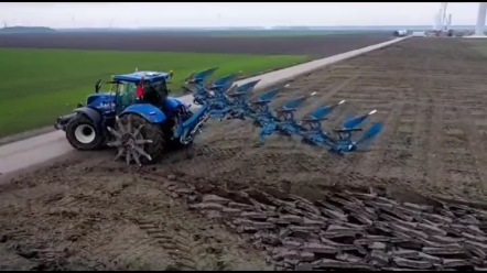 既享受又治愈！纽荷兰翻地作业