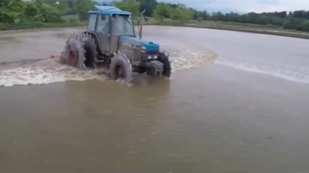 福特7840，水田作业。