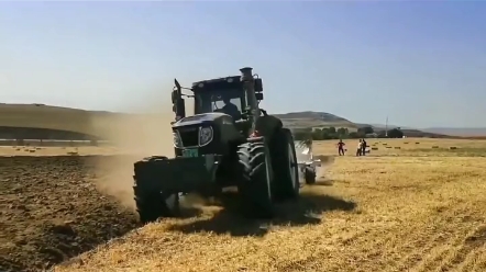 雷沃M2604拖拉机