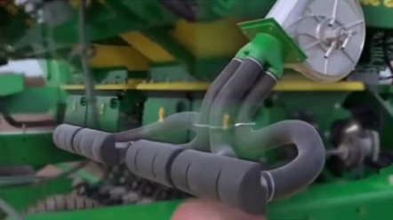 这样一台大豆播种机可以省掉多少人力呢