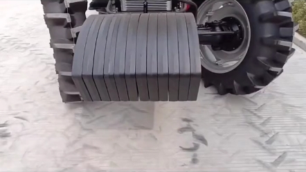 东风1504拖拉机风评据说不错，性价比极高，典型的低价高配，