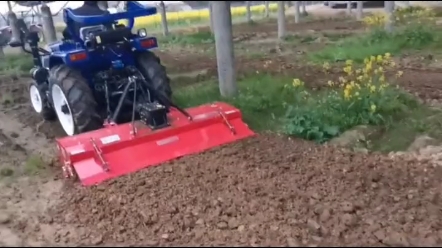 雷沃欧豹M704拖拉机