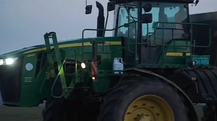 约翰迪尔施肥车 看这挺有意思的