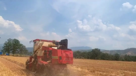 消逝的农机品牌-三中收获