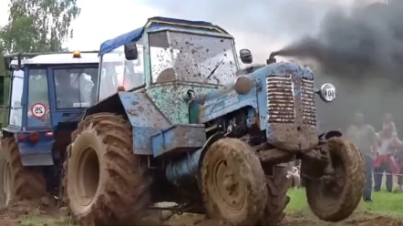 拖拉机拔河比赛你见过没？各路大神显神威