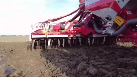 这样的拖拉机您见过吗？为什么改成这样