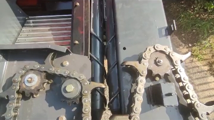 玉米机的辊式与板式割台，您更适合哪一款