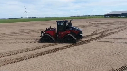 约翰迪尔8R-2704,你的工资够他玩几个小时？