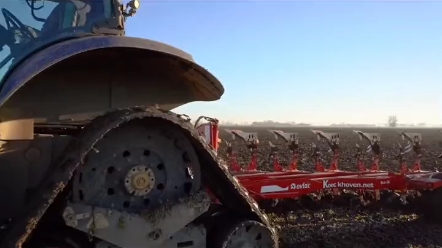 纽荷兰T270拖拉机牵引翻转犁 效果没毛病