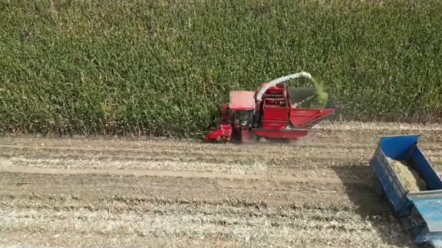 上次看了农机界的五菱宏光，今天来看看农机界的长城汽车，中联收