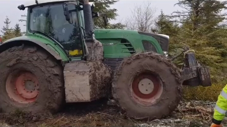 农业机械（第二期）芬特是怎么在泥泞的田地脱困