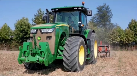 这款拖拉机来自约翰迪尔美国滑铁卢工厂型号为53260190 