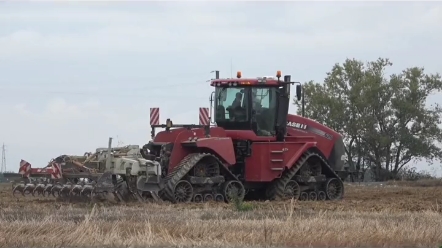 履带拖拉机和轮式拖拉机该怎么选择
